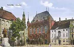 Od lewej: pomnik cesarza Wilhelma I, ratusz, Dwór Artusa, Pałac Meissnerów