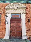 Barokowy portal w fasadzie zachodniej