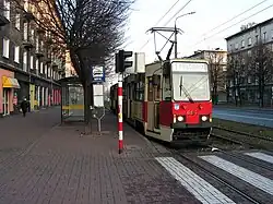 Tramwaj Konstal 105Na na alei Pokoju