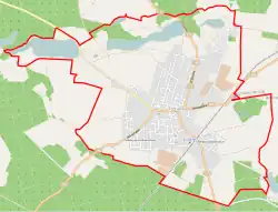 Mapa konturowa Trzcianki, blisko centrum na prawo znajduje się punkt z opisem „Muzeum Ziemi Nadnoteckiej im. Wiktora Stachowiaka w Trzciance”