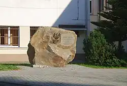 Zespół Szkół-obelisk Hallera i „Błękitnej Armii”