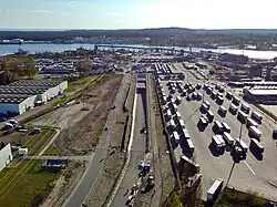 Droga nr 93 wchodząca do tunelu pod Świną