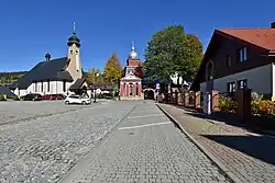 Nowy i stary kościół tylicki