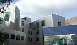 Gmach Advanced Technologies Laboratory, projektu Franka Gehry’ego