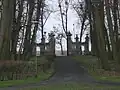 Brama wjazdowa do pałacyku