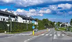 Widok ulicy od zachodu, od skrzyżowania z ulicami ks. Kurzei i Bohomolca