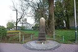 Pomnik upamiętniający jedenaście straconych osób 1 lipca 1942