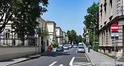 Widok od skrzyżowania z ul. Kopernika na północ, po lewej budynek Szpitala Dziecięcego św. Ludwika