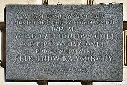 Tablica pamiątkowa poświęcona Ludvíkowi Svobodzie w elewacji kamienicy przy ul. Westerplatte 8 w Krakowie