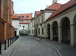 Pałac Dziekana (w głębi po prawej)