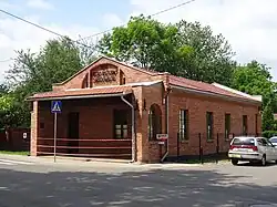 Dawna rogatka zakrzowiecka, ul. Twardowskiego 45 na rogu z ul. Szwedzką