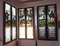 Trzy ocalałe witraże z sali posiedzeń urzędu miasta