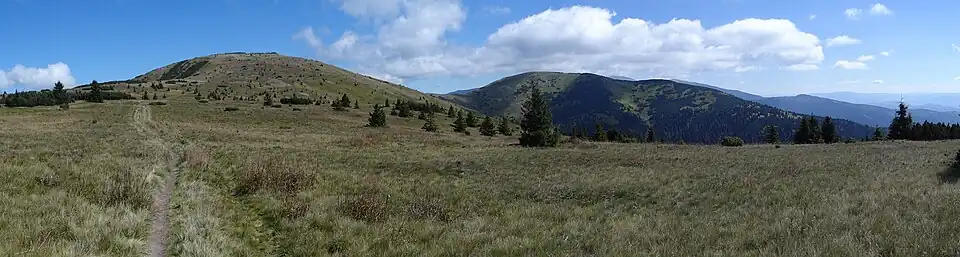 Veľká hoľa i Latiborská hoľa. Widok od zachodu