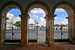 Widok z klasztoru na plac