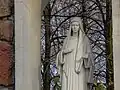 Figura Matki Boskiej w Grocie przy kościele Najświętszego Zbawiciela