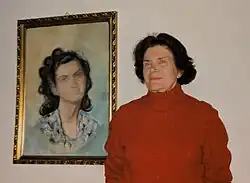 Wera Sztabowa w roku 1997 obok portretu z 1944. Fotografia: K. Damar