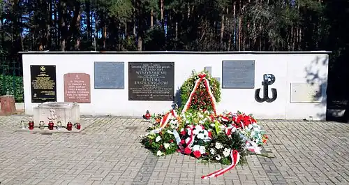 Urna i tablice pamiątkowe