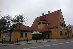 Droga i stacja kolejowa