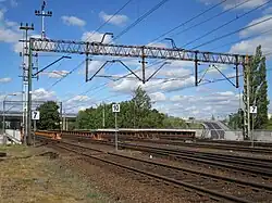 Sąsiadujący ze stacją wiadukt