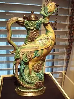 Dzbanek w kształcie feniksa, okres dynastii Ming, 1570–1580