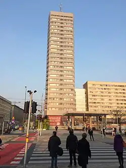 Miejsce po gmachu Centrali PKO przy skrzyżowaniu ul. Marszałkowskiej i Świętokrzyskiej