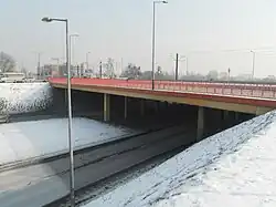 Węzeł drogowy im. Ludomiła Rayskiego,pod wiaduktem przebiega ul. Stella-Sawickiego