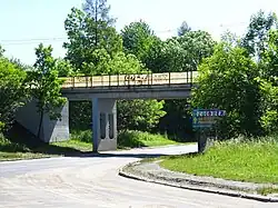 Wiadukt tramwajowy nad ul. Łowińskiego, a dawniej kolejowy na linii nr 111