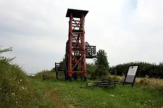 Wieża widokowa na wzgórzu nad Frampolem