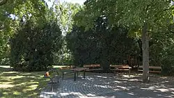 Ławeczki w parku (2016)