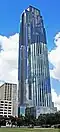 Williams Tower w Uptown Houston﻿(inne języki) jest najwyższym budynkiem w Stanach Zjednoczonych położonym poza centralnym dystryktem biznesowym miasta