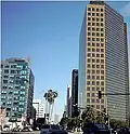 Skrzyżowanie bulwarów: Wilshire Boulevard z San Vicente Boulevard