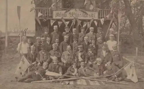 Wioślarze z Konina i Kalisza na przystani KW-04 w Poznaniu