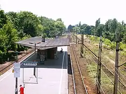 Stacja kolejowa w Wołominie. Widok z kładki w kierunku Zielonki (2005)