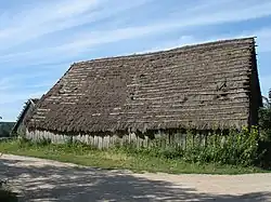 Stodoła pod strzechą