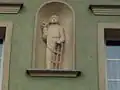 Figura św. Wawrzyńca w niszy kamienicy na wodzisławskim Rynku