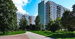 Wnętrze osiedla, dziesięciopiętrowe budynki mieszkalne przy ul. Białoruskiej 6 i 8