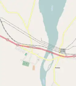 Mapa konturowa Wolina, blisko centrum na dole znajduje się punkt z opisem „port morski w Wolinie”
