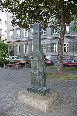 Rzeźba na Friedrich-Schmidt-Platz w Wiedniu