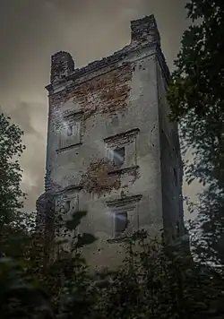 Ruiny wieży od wschodu