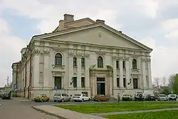 Kościół Franciszkanów – elewacja zachodnia z barokowym portalem przed rekonstrukcją