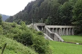 Zapora wodna w Dolným Jelencu