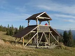 Platforma widokowa na szczycie